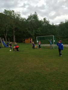 Litt fotballspill hører med.